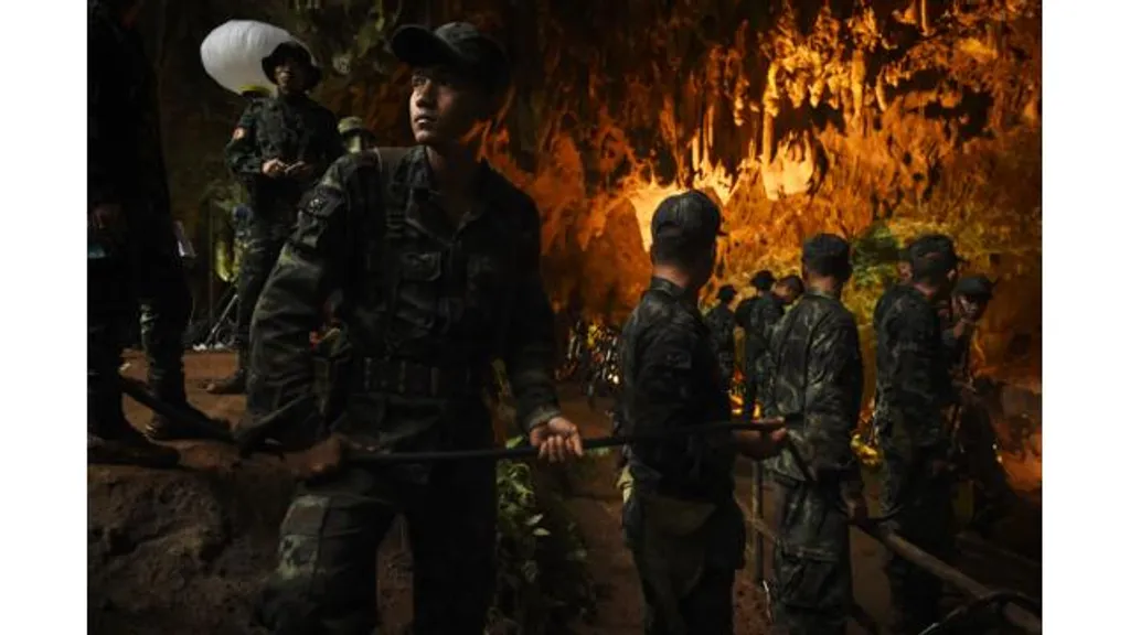 Thailändsk räddningssoldat i grottan. Foto: Getty