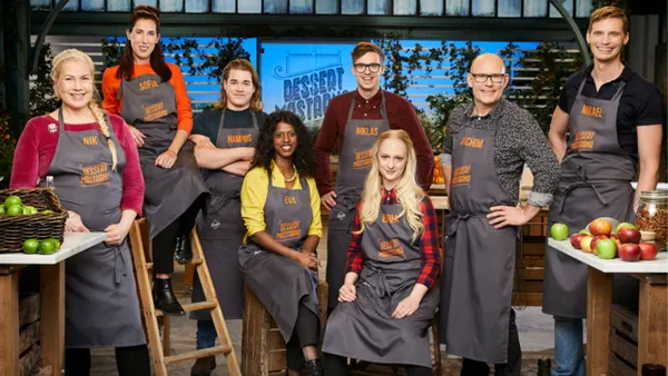 Nik Märak, Sofia Söderberg, Hampus Fors, Eva Vilhelmsson, Niklas Nordin, Emma Pettersson, Joachim Malmsten och Mikael Klack tävlar i Dessertmästarnas sjunde säsong. Foto: Magnus Selander/Kanal 5