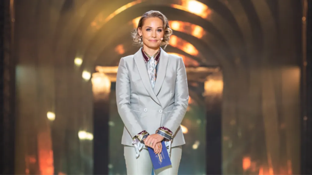 Carina Berg ledde för tredje gången Barncancergalan - Det svenska humorpriset på Kanal 5 och Dplay på måndagskvällen. Foto: Ema Persson/Kanal 5