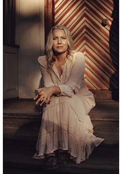 CarinaBergfeldt_Bookmark_2025_kajsacharlottastudios-4-scaled.png