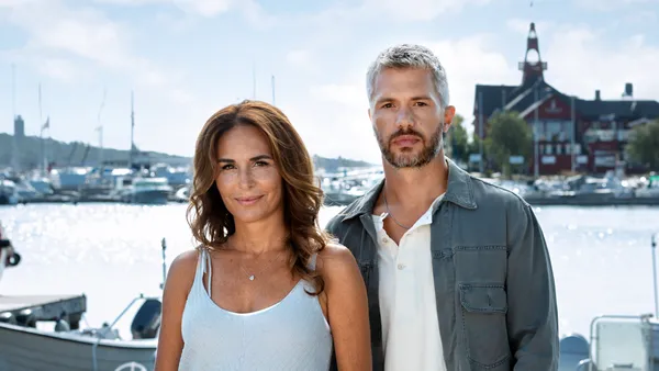 Alexandra Rapaport och Nicolai Cleve Broch i Morden i Sandhamn.