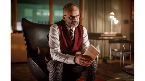 Johan Rheborg as Sven Hjerson