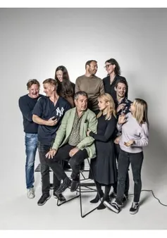 Gruppbilden Lyckligare kan ingen vara