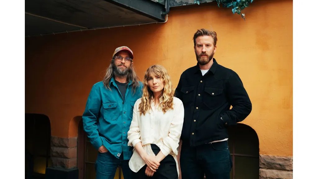 Jens Sjögren, Aliette Opheim & Filip Berg. Photo Mona Rathsman.jpg