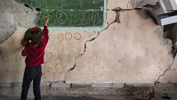 Musikhjälpen-sändningen i december 2025, med temat ”Alla barn har rätt att gå i skolan”, avslutades med insamlingsrekord. Nu är pengarna fördelade. 