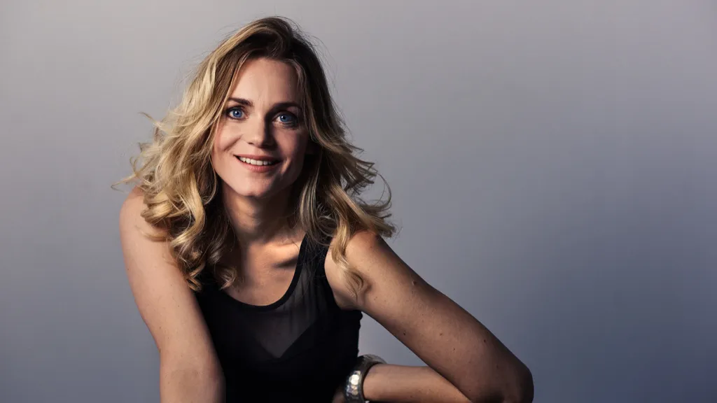 Liv Mjönes i Viaplays internasjonale thriller The Holiday