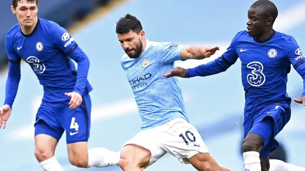 Sergio Agüero og Manchester City er ute etter revansj mot Chelsea etter å ha tapt de to siste mot London-laget. 