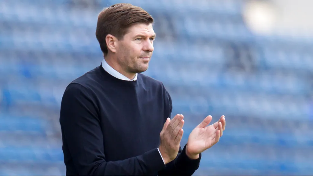 Steven Gerrard Photo Pool.jpg