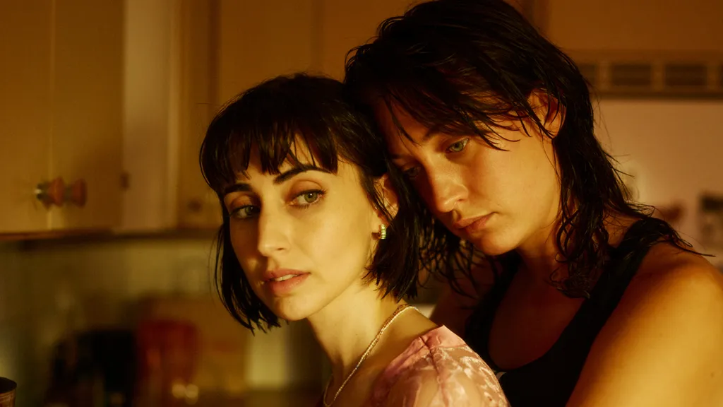 FullHD_TwoSisters_EP101_829B4743.jpg