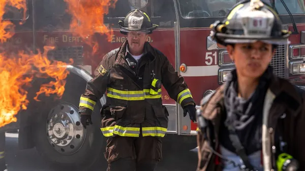 CHICAGO_FIRE_S14_1401-BCM_KICKING_DOWN_DOORS_Photo_Episodic_16134963.jpg