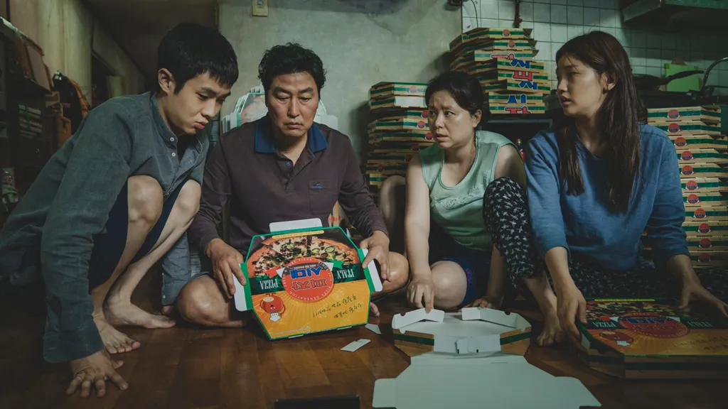 AXN_MOVIES_PARASITAS (2).jpg
