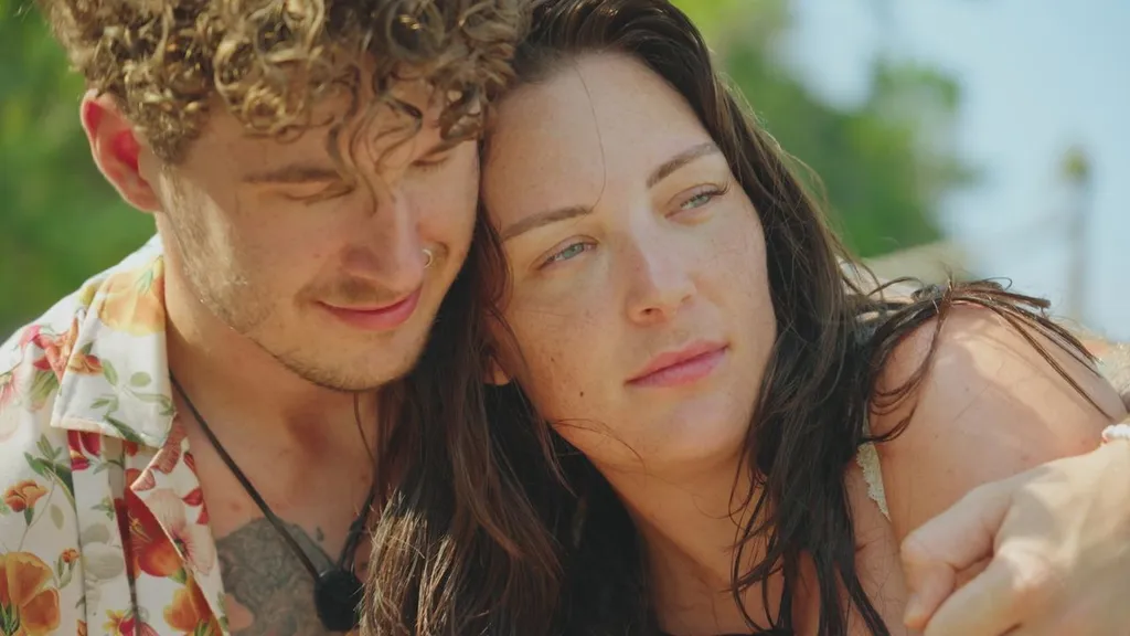 stranded-on-honeymoo_684004d9cf58a.jpg