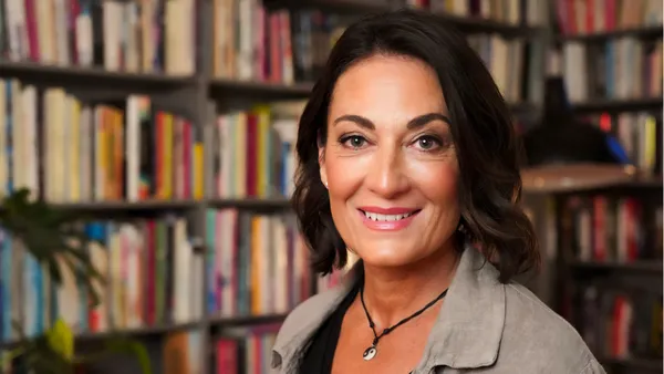 Jessica Springfeldt Råket, aktuell med den självbiografiska Storytel Original-berättelsen Irina och jag som släpps den 22 februari. Foto: Rodriigo Soto/Storytel 6