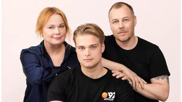 Manusförfattarna Niina Repo, Janne Huuskonen och Akseli Kouki 3