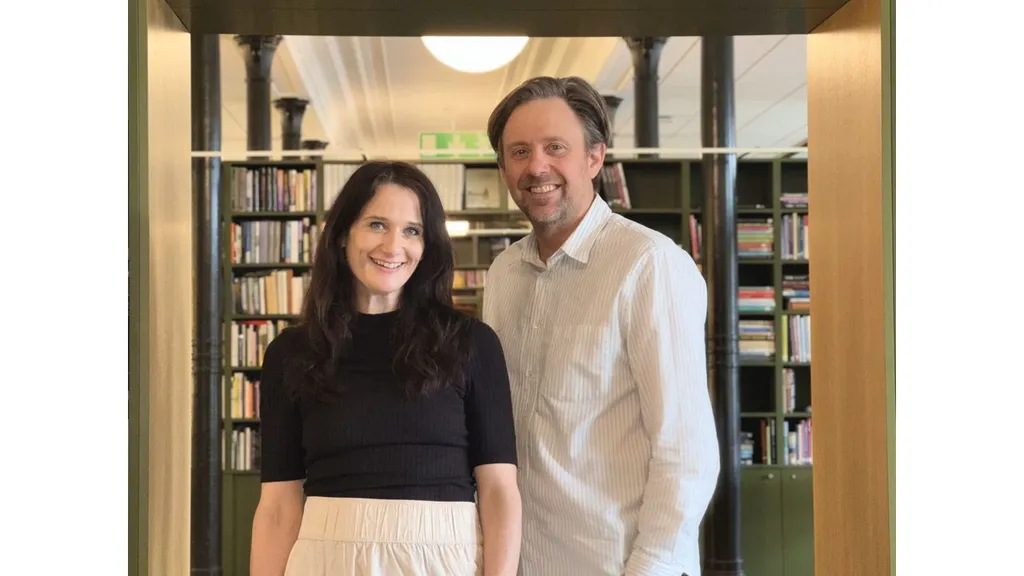 Norstedts Spektra leds av Adam Dahlin som litterär chef och Erika Degard som publicistiskt ansvarig förläggare.