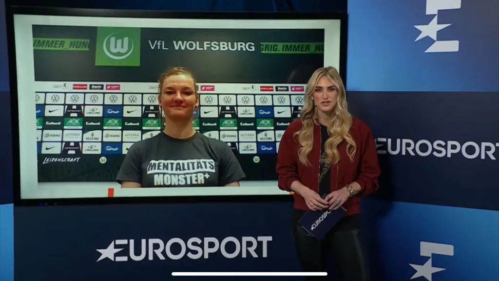 Alexandra Popp im Exklusiv-Interview mit Eurosport-Moderatorin Anna Kraft