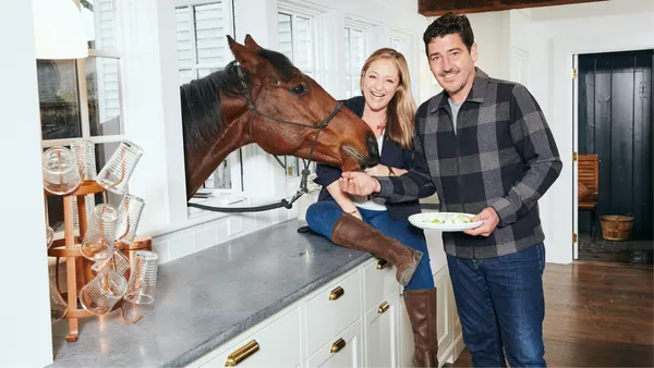 Der Farmhaus-Retter - Kristina Crestin und Jonathan Knight - Foto (c) Discovery HGTV.jpg