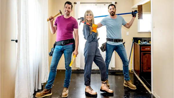 Jonathan Scott_Heidi Klum_Drew Scott_Celebrity IOU_HGTV (1).jpg