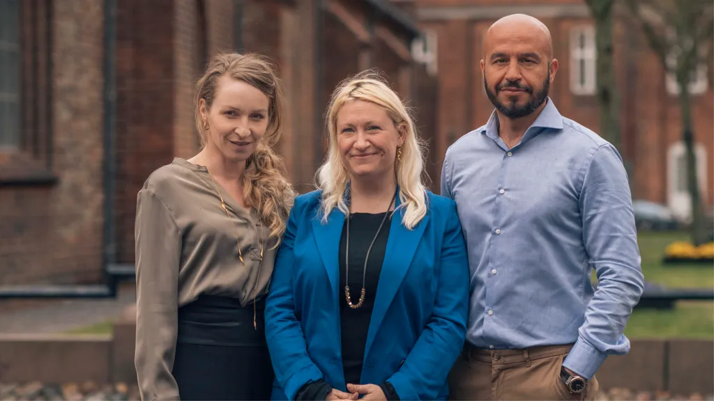 Loving Adults - Sonja Richter, Barbara Rothenborg and Dar Salim