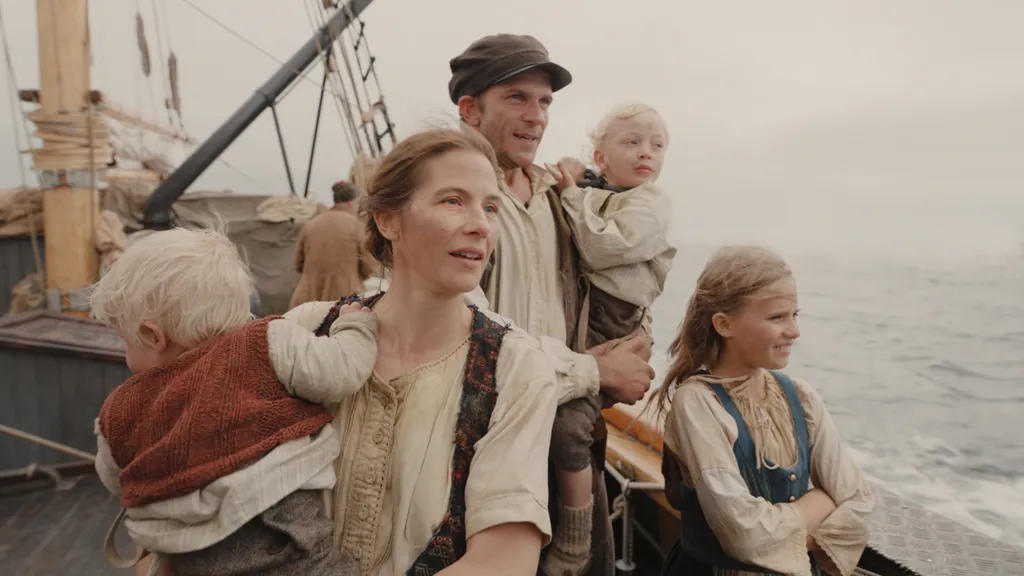 Lisa Carlehed & Gustaf Skarsgård in The Emigrants