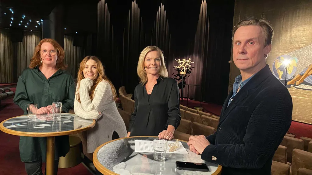 intimate scenes_16x9.jpg