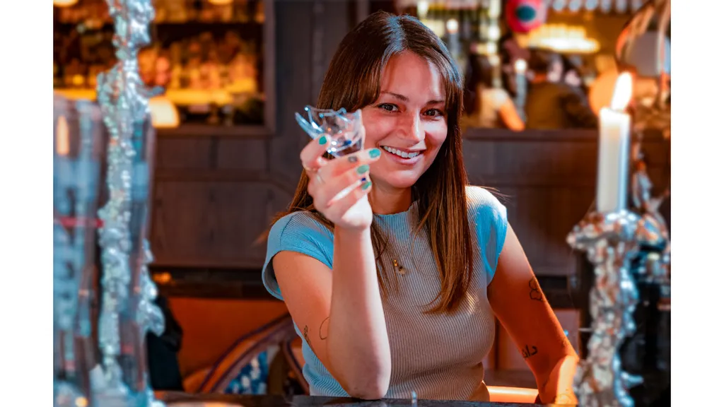 Don't wine about it med Sarah Mansouri
