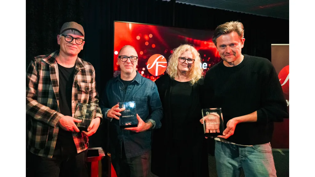 Glada pristagare för årets största film från Norden för Den Sista resan; fr v Lars Beckung, producent, Marcus Norell, Nordisk Film, Pia Nordström, Nordisk Film, Fredrik Wikingsson, regissör.
