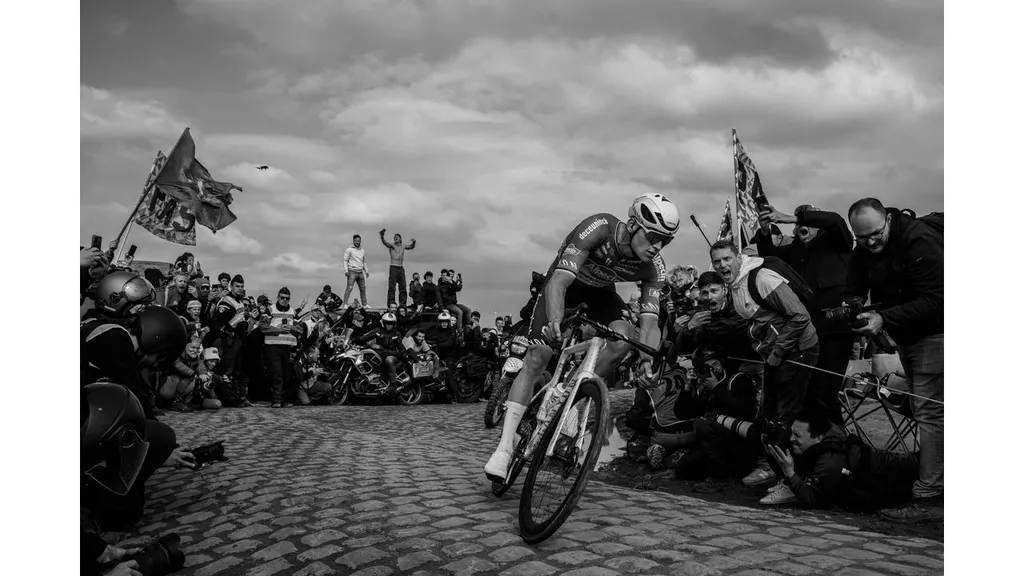 Paris Roubaix, Duels in Hell premieres on HBO Max, Eurosport and TNT Sports on 10 April