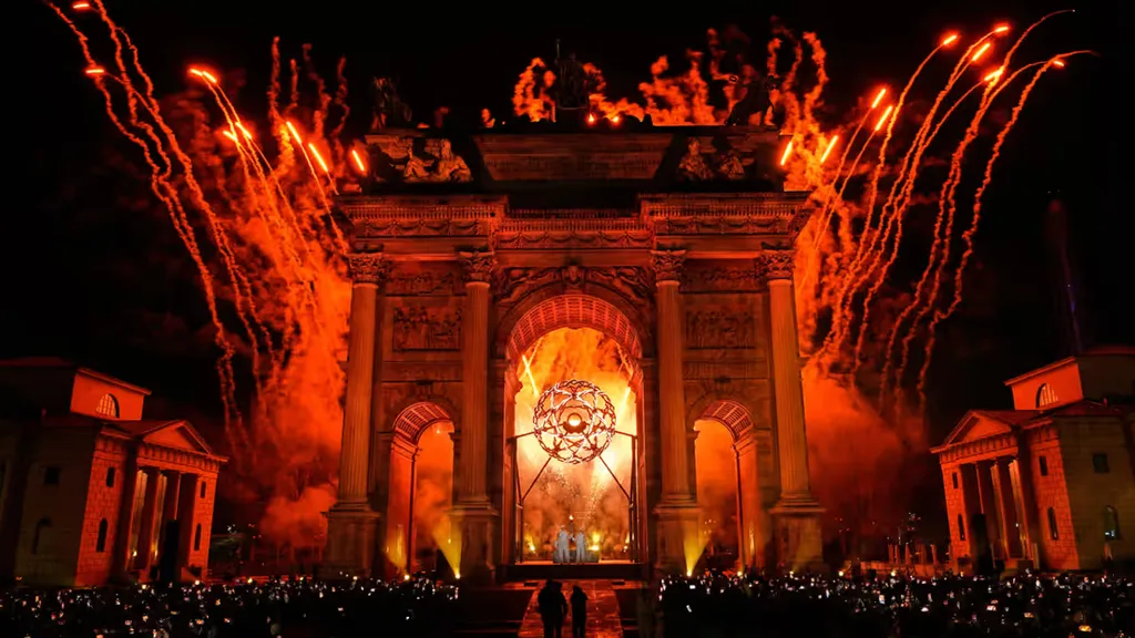 milan_arch.avif