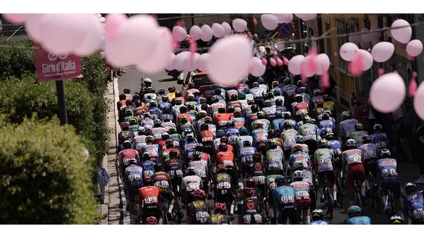 giro_fans.jpeg