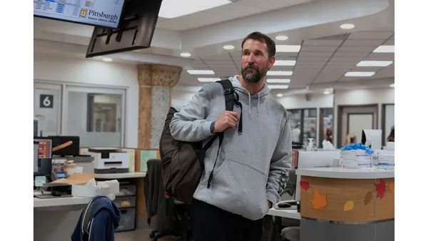 noah-wyle.jpg