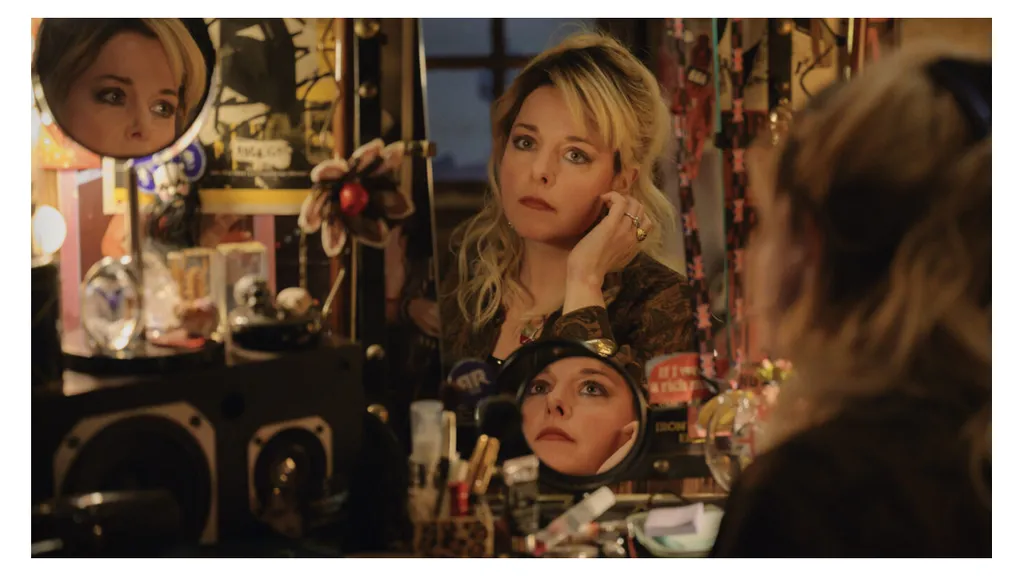 UneAmieDevouee_LC ©Rémy Grandroques.png