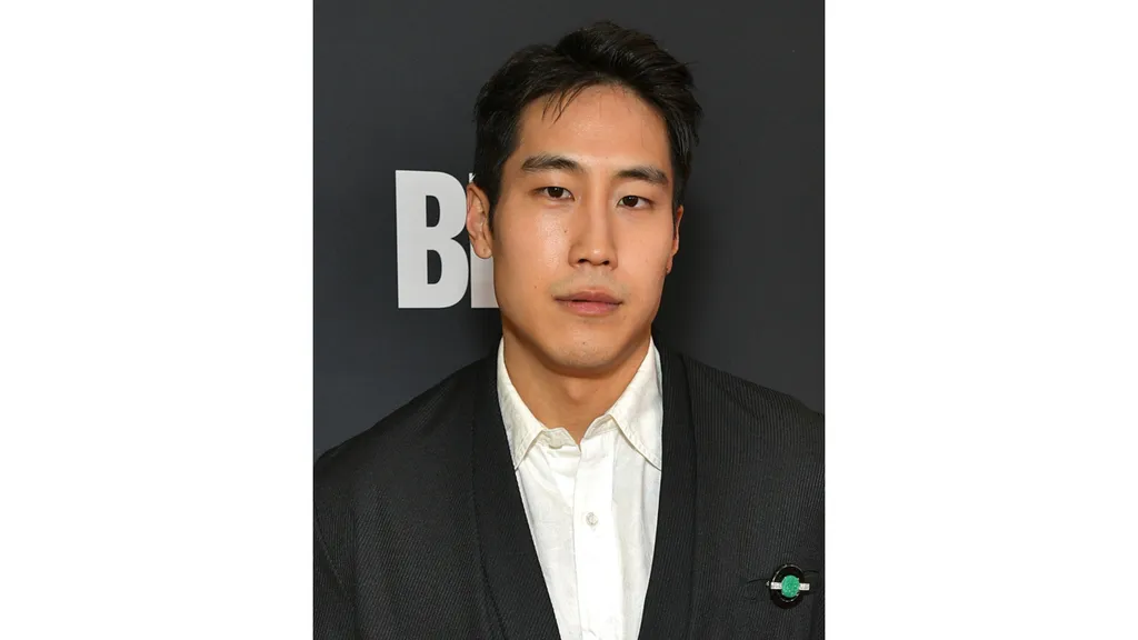 TLOU_Young_Mazino_4x5.png