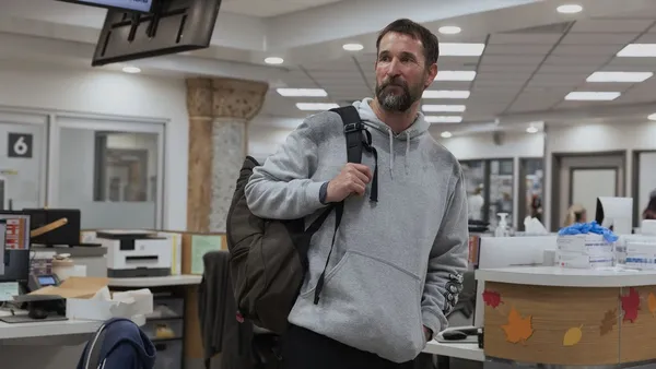 noah-wyle.jpg