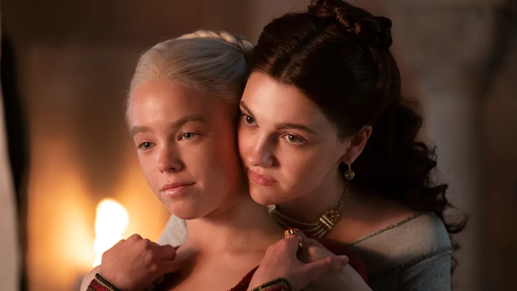 milly-alcock-as-young-rhaenyra-emily-carey-as-young-alicent.jpg