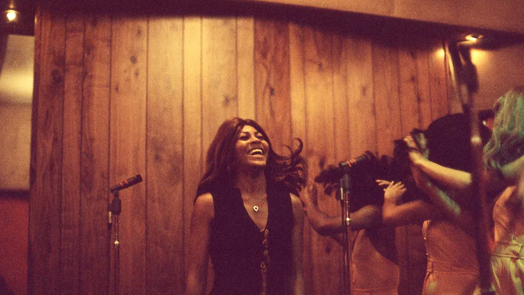 tina-turner-and-ikettes-perform-for-bolic-sound-kmet-broadcast-may-1973-.jpg