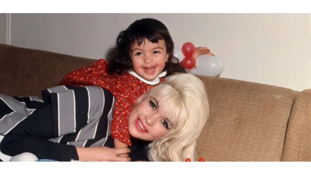 My Mom, Jayne