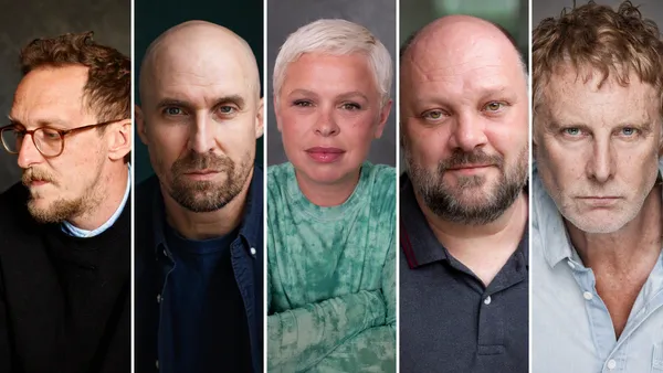 A série HBO Original de HARRY POTTER selecionou os atores para os papéis de  Fantasmas de Hogwarts, Retratos e o Chapéu Selecionador