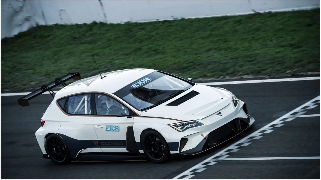 PURE ETCR LAUNCHES NEW CHAPTER IN ELECTRIC CAR RACING