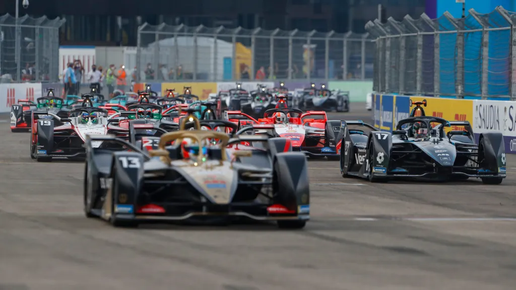 DISCOVERY EXTENDS FORMULA E COVERAGE AND POSITION AT THE FOREFRONT OF THE ELECTRIC MOTORSPORT REVOLUTION